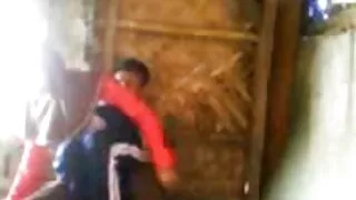 Graži mergina su Silikono Papai Cum nuo sekso
