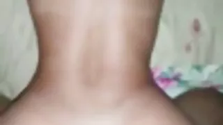Purvinas Milf sušikti gauruotas pūlingas į kambarį