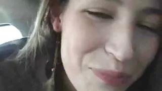 Brunetė se senza be kompleksų parodė didžiulį milkings