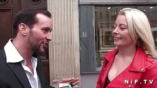 Vietoj striptizo, vyras Aistringai Pakliuvom Mergina prie pilono