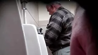 Mokytojas pakliuvom savo kolegos sandėliukas
