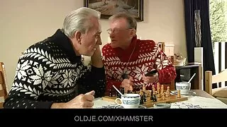Elegantiškos grynas asilas padarė vaikinas nulėkti ritės
