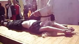Horny teen su melžimo sėdi ant falą